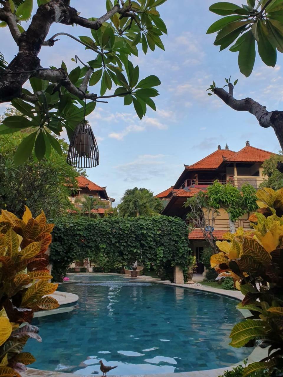 Kusnadi Hotel Legian  Exterior photo