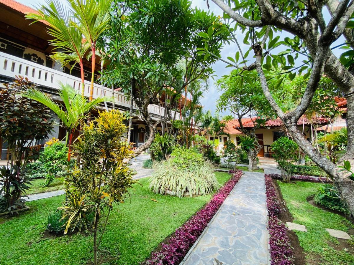 Kusnadi Hotel Legian  Exterior photo